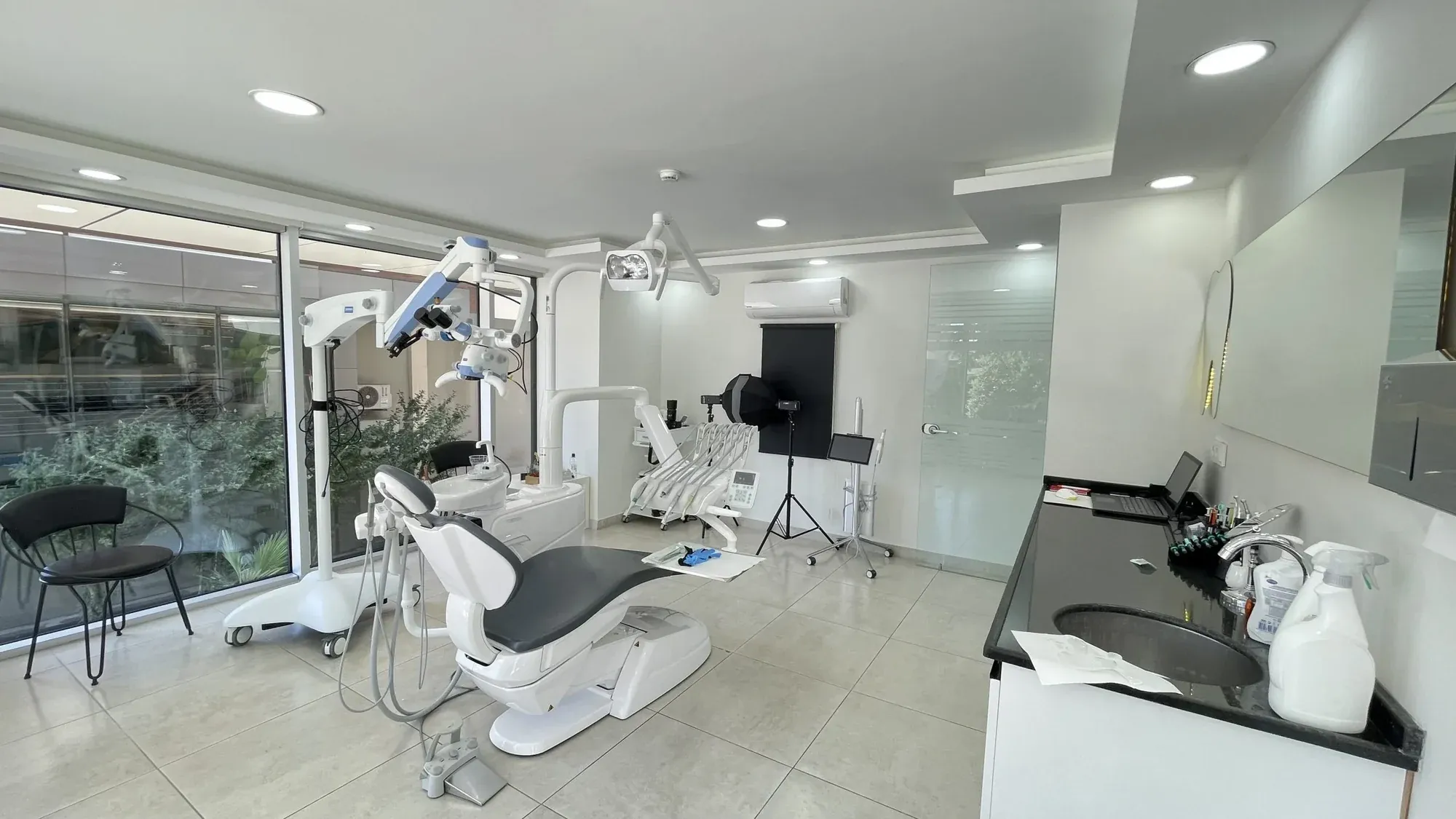 Özel Art Klinik'in gün ışığı alan tedavi odası